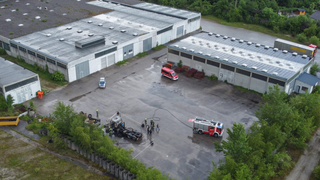 LKW auf Firmengelände in Edt bei Lambach ausgebrannt