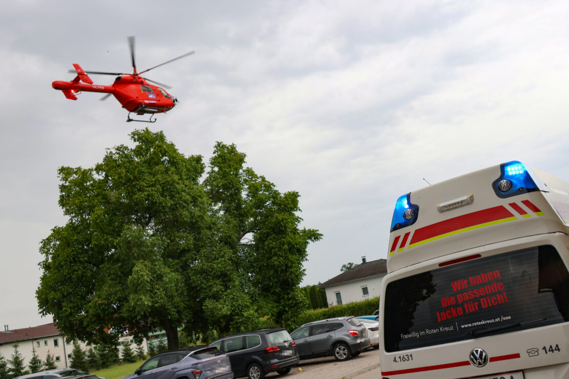 Notarzthubschrauber in Steinerkirchen an der Traun im Einsatz