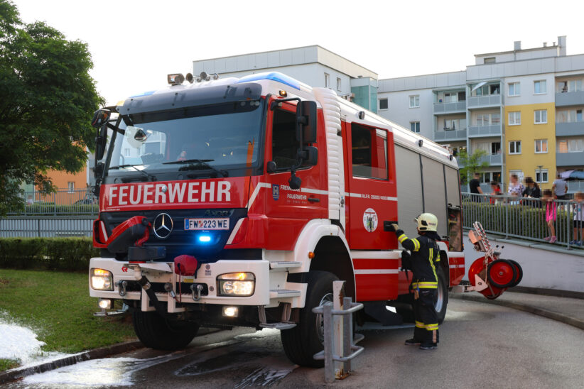 Beginnender PKW-Brand in einer Tiefgarage in Wels-Neustadt rechtzeitig entdeckt und gelöscht