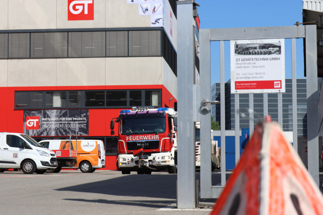 Einsatz der Feuerwehr nach Kühlmittelaustritt bei einem Unternehmen in Wels-Pernau